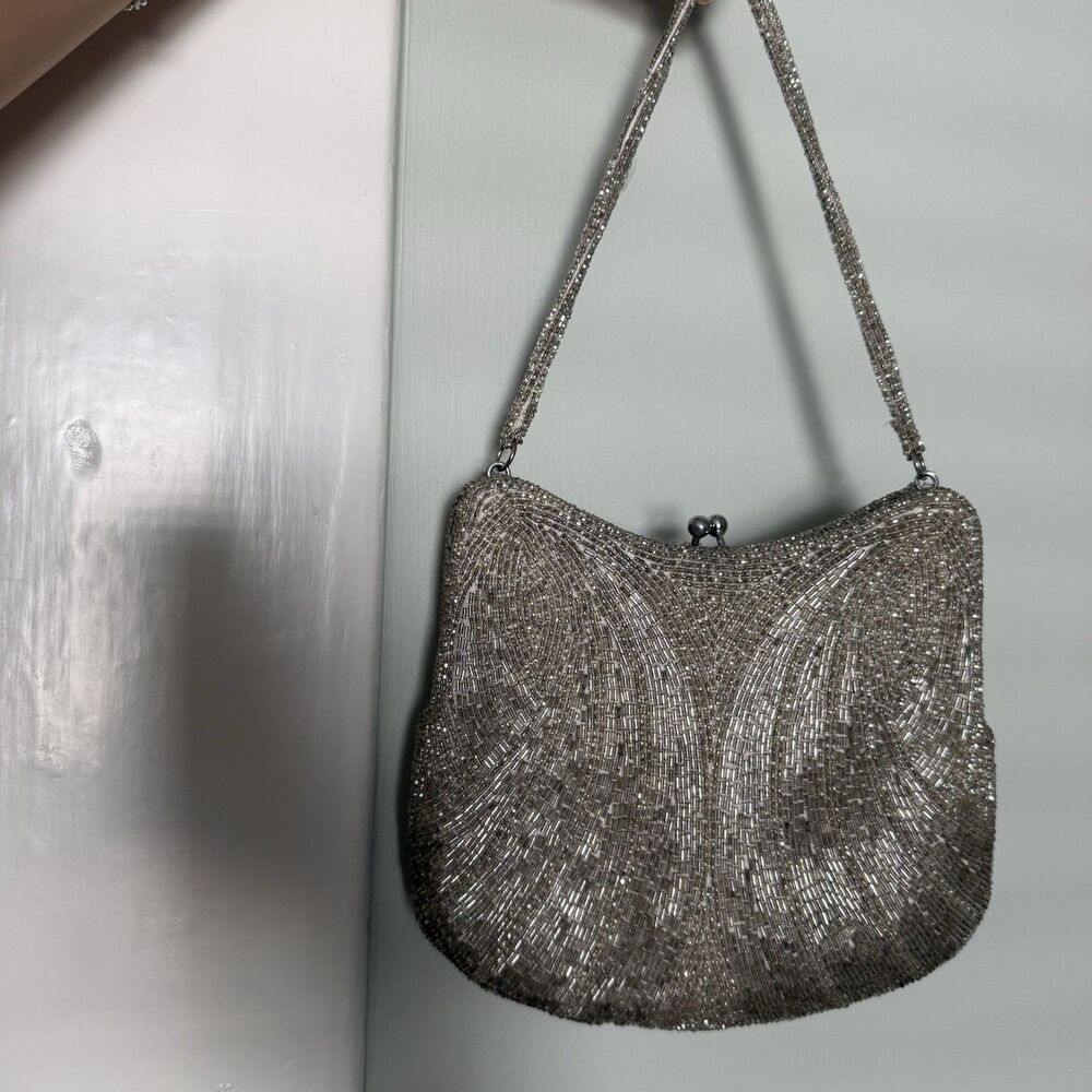 Vintage 60s/70s Walborg Glass Beaded Silver Evening Bag Clutch Purse Kiss Clasp
